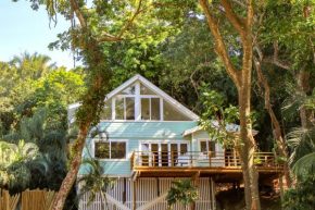 Casa Poco Loco - Villa at Luna Beach Roatan
